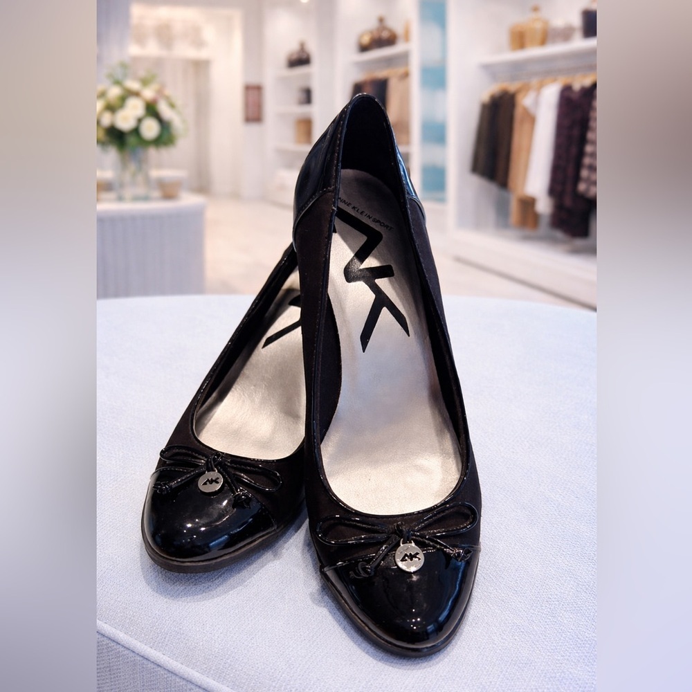 Anne Klein Sport Black Patent Wedge Pumps Bow-Size 9